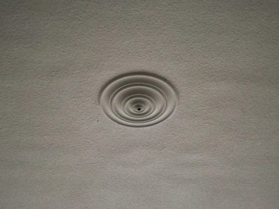 Conseil_bricolage_:_comment_peindre_un_plafond_?